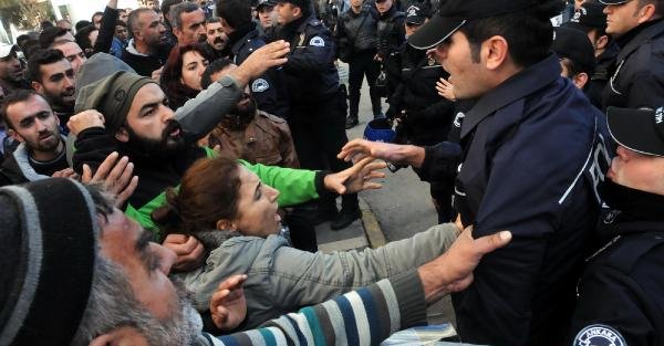 Tunceli'de Başbakan Davutoğlu'na Protesto - Fotoğraflar
