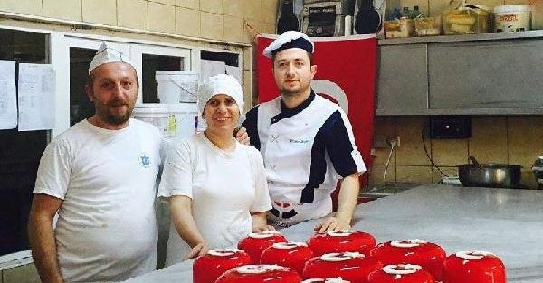 Türk bayraklı pasta ve tatlılara ilgi büyük