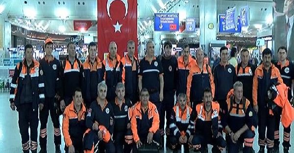 Türk kurtarma ekipleri Katmandu'ya gitti
