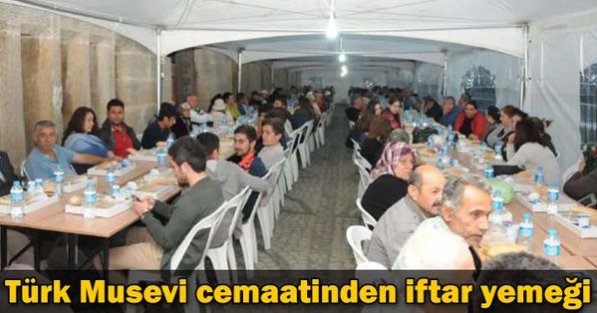 Türk Musevi Cemaatinden İftar Yemeği