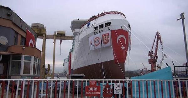Türkiye'nin ilk yerli sismik araştırma gemizi 'MTA Turkuaz' denize indirildi
