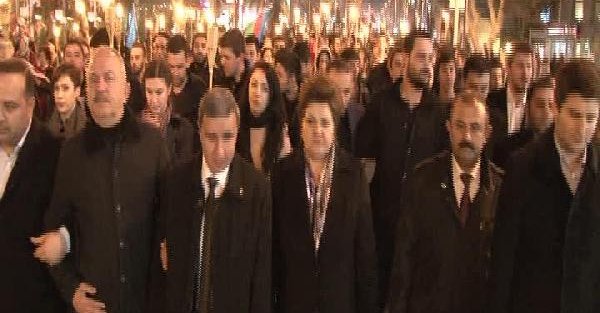 Ülkü Ocakları üyeleri Hocalı katliamı için Bağdat Caddesi'nde yürüyüş yaptı