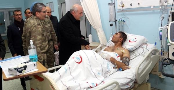 Uludere'de askere gaz bombalı, taşlı saldırı: 1 asker yaralı(2)