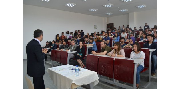Üniversite mezunlarının istihdamı Türkiye'de vasat