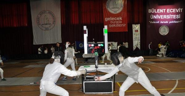 Üniversitelerarası eskrim şampiyonası Zonguldak’ta başladı