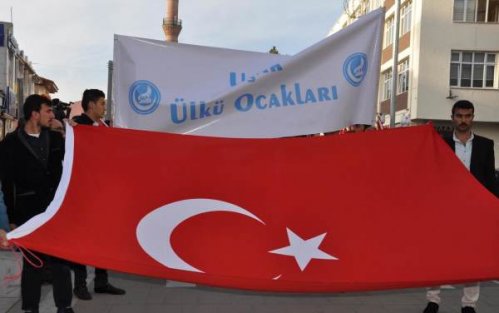 Uşak'ta Çanakkale şehitleri anılırken terör protesto edildi