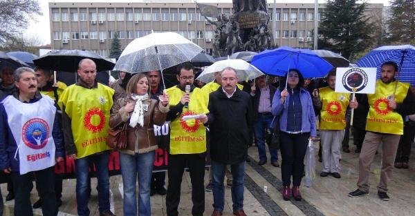 Uşak'ta Vali Cebiroğlu'na protesto