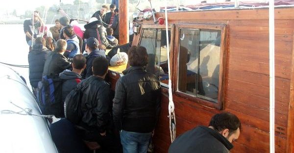 Yunan Sahil Güvenliği, Kaçakları Türk Sularına Bırakıyor