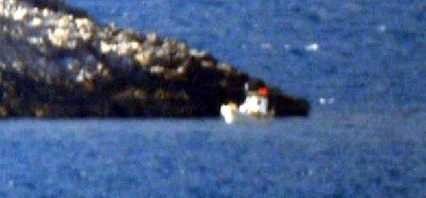 Yunanlı balıkçılar Türk denizaltısını görünce döndü
