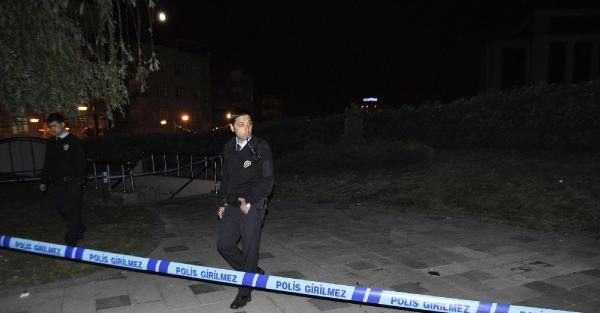 Zeytinburnu'nda silahlı kavga: 1 yaralı