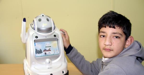 Zihinsel Elgelli Çocuklara 'robotlu Eğitim'