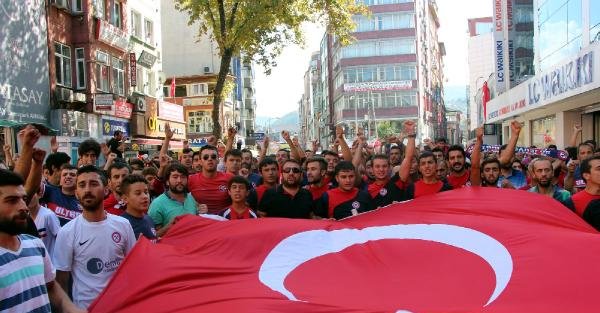 Zonguldak Kömürspor taraftarları teröre tepki için yürüdü