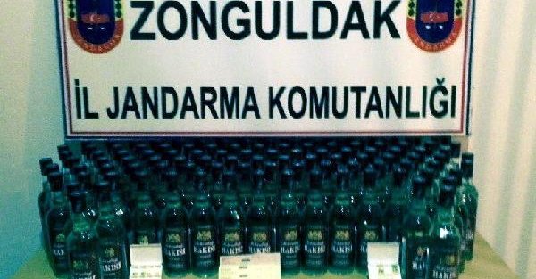 Zonguldak’ta otomobilde kaçak içki yakalandı: 5 gözaltı