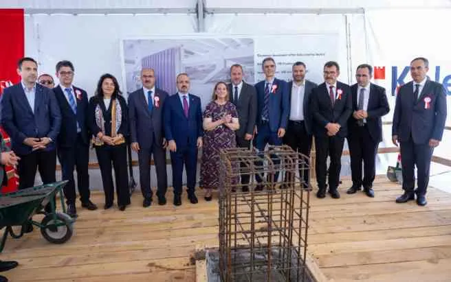 Kale Grubu, bir günde iki temel birden attı