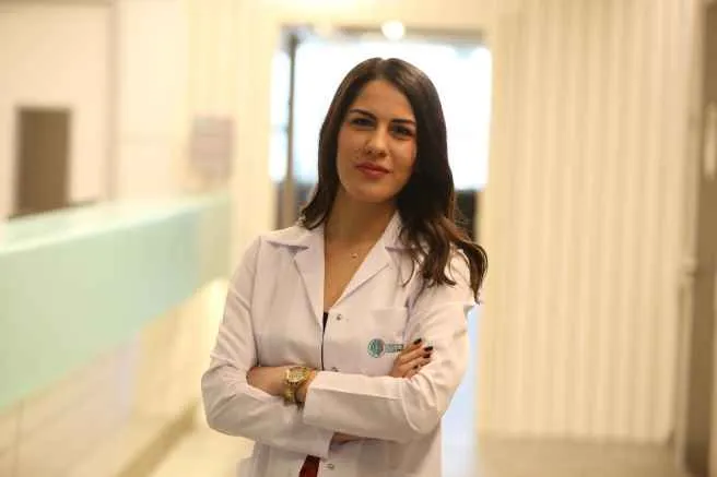 İnsanın kendini sevmesi narsizm mi?