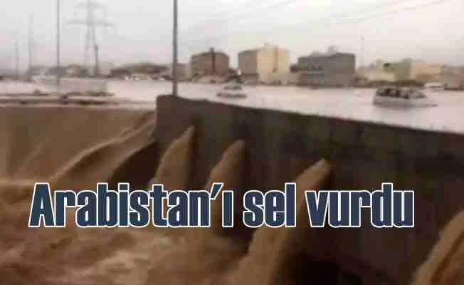 Arabistan'da şiddetli yağmur, Medine'yi sel vurdu