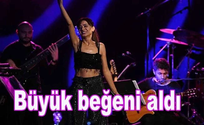 Yıldız Tilbe'den oryantal şov