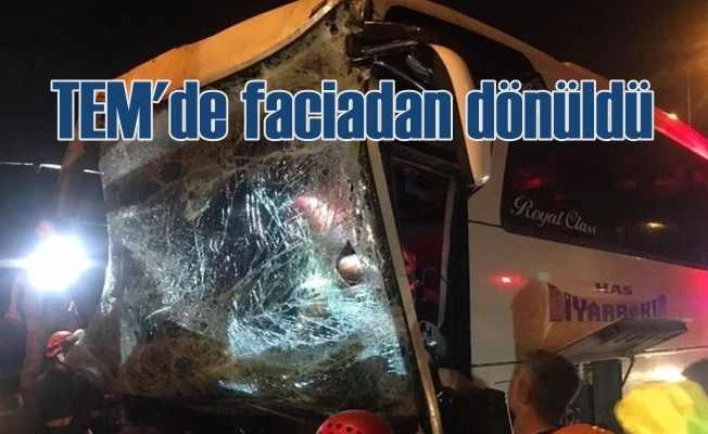 TEM'de otobüs kamyona arkadan çarptı, 37 yaralı var