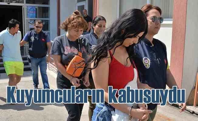 Sahte altınlarla kuyumcuları dolandıran kız kardeşler yakalandı