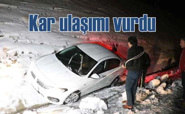 Kar yağışı Doğu Anadolu'da ulaşımı vurdu 
