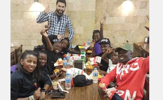 Bereket Döner, dünyanın en ünlü çocuk dans grubunu ağırladı