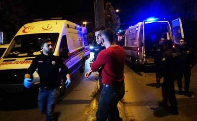 Yolcu otobüsüne otomobil çarptı, ortalık savaş alanına döndü
