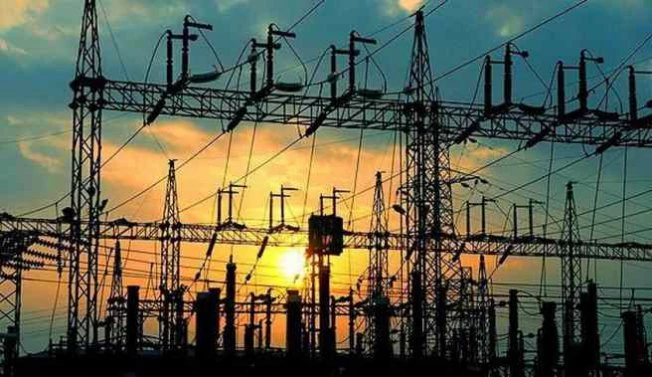Milli gelirin düşük olduğu ülkelerde sanayi elektrik fiyatları evlerden yüksek