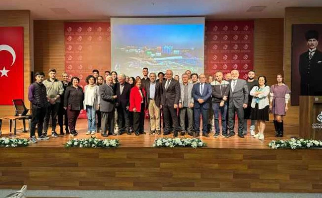 Mimarlık öğrencilerine Kentsel Dönüşüm dersi