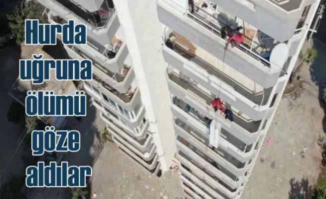 Depremin vurduğu binalarda hurdacı mücadelesi