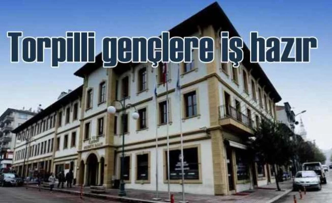 Kendi çocuklarını karşılıklı işe almışlar