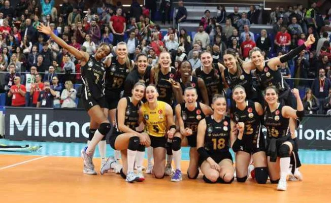 VakıfBank, 11. kez üst üste yarı finalde