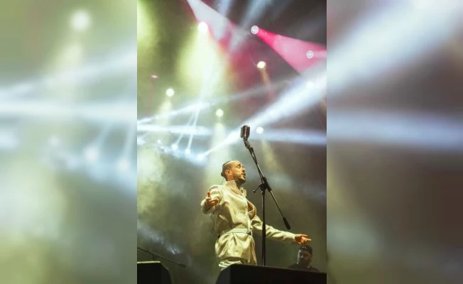 Cem Adrian’dan İstanbul’un en büyük sahnesinde konser