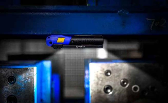 Varta'dan 61 gram ağırlığında fonksiyonel el feneri