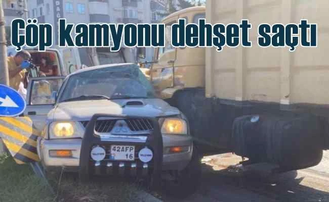 Mersin Erdemli'de çöp kamyonu 4 can aldı